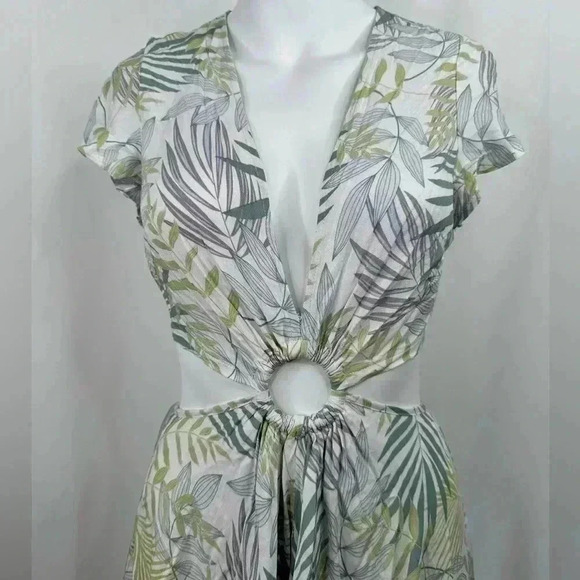 NWT FATE Tropical Print Cut Out O Ring
Accent Dress White/Light Green Size S - Picture 4 of 13